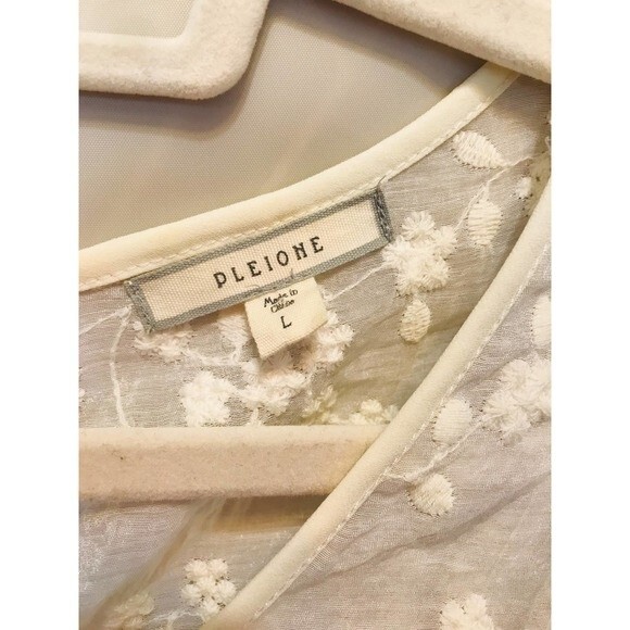 Pleione Embroidered Cotton Crinoline Cap sleeve blouse size Lg - Picture 3 of 6